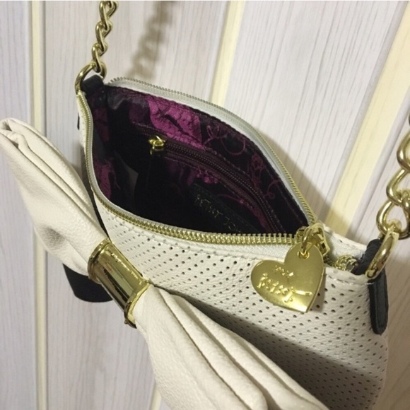Betsey Johnson Bow Crossbody - Picture 7 of 8